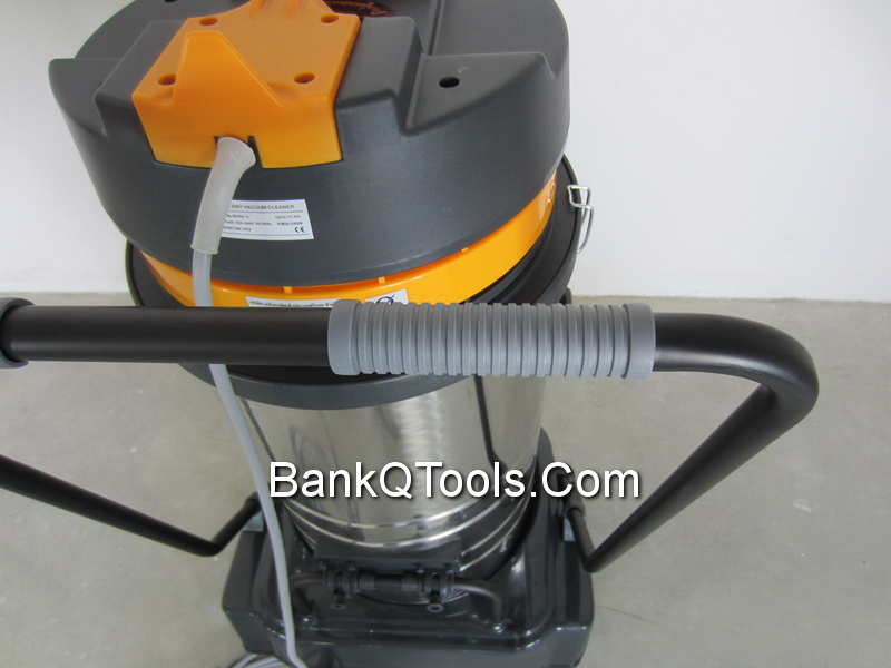 เครื่องดูดฝุ่น-ดูดน้ำ ขนาด 80 ลิตร แบบ 3 มอเตอร์  Cleanatic รุ่น C8007 