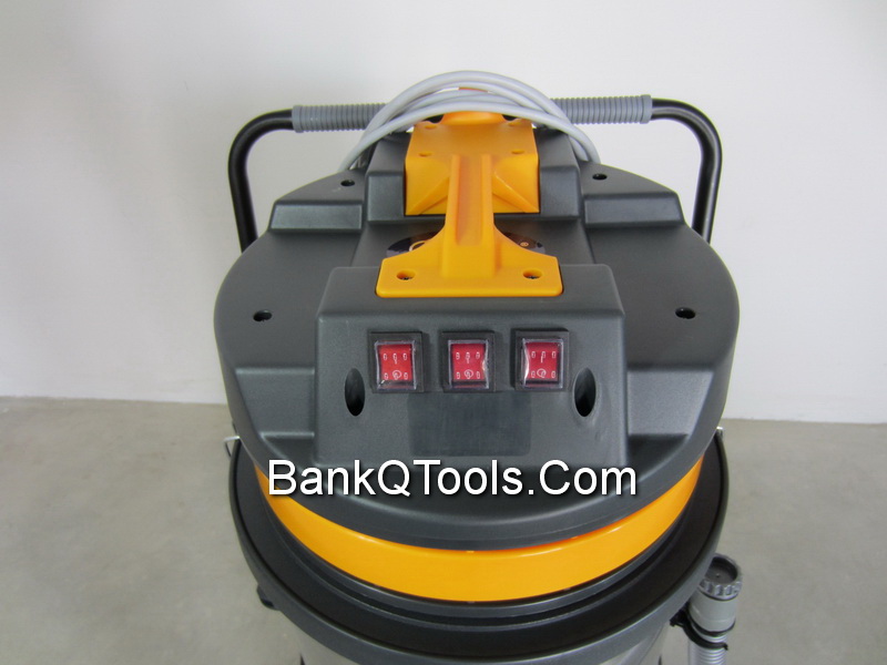 เครื่องดูดฝุ่น-ดูดน้ำ ขนาด 80 ลิตร แบบ 3 มอเตอร์  Cleanatic รุ่น C8007 